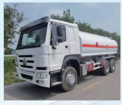 SINOTRUK HOWO Oil 6x4 Tank Truck