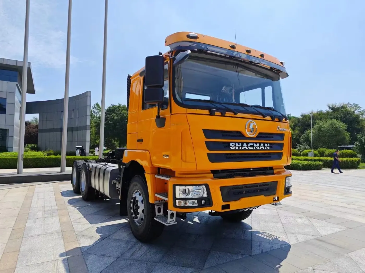 White SHACMAN F3000 6x4 tractor truck